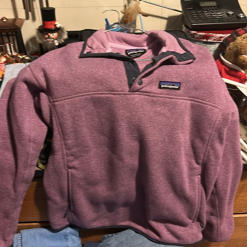 PATAGONIA Women's pull over sweater, EUC, appears new